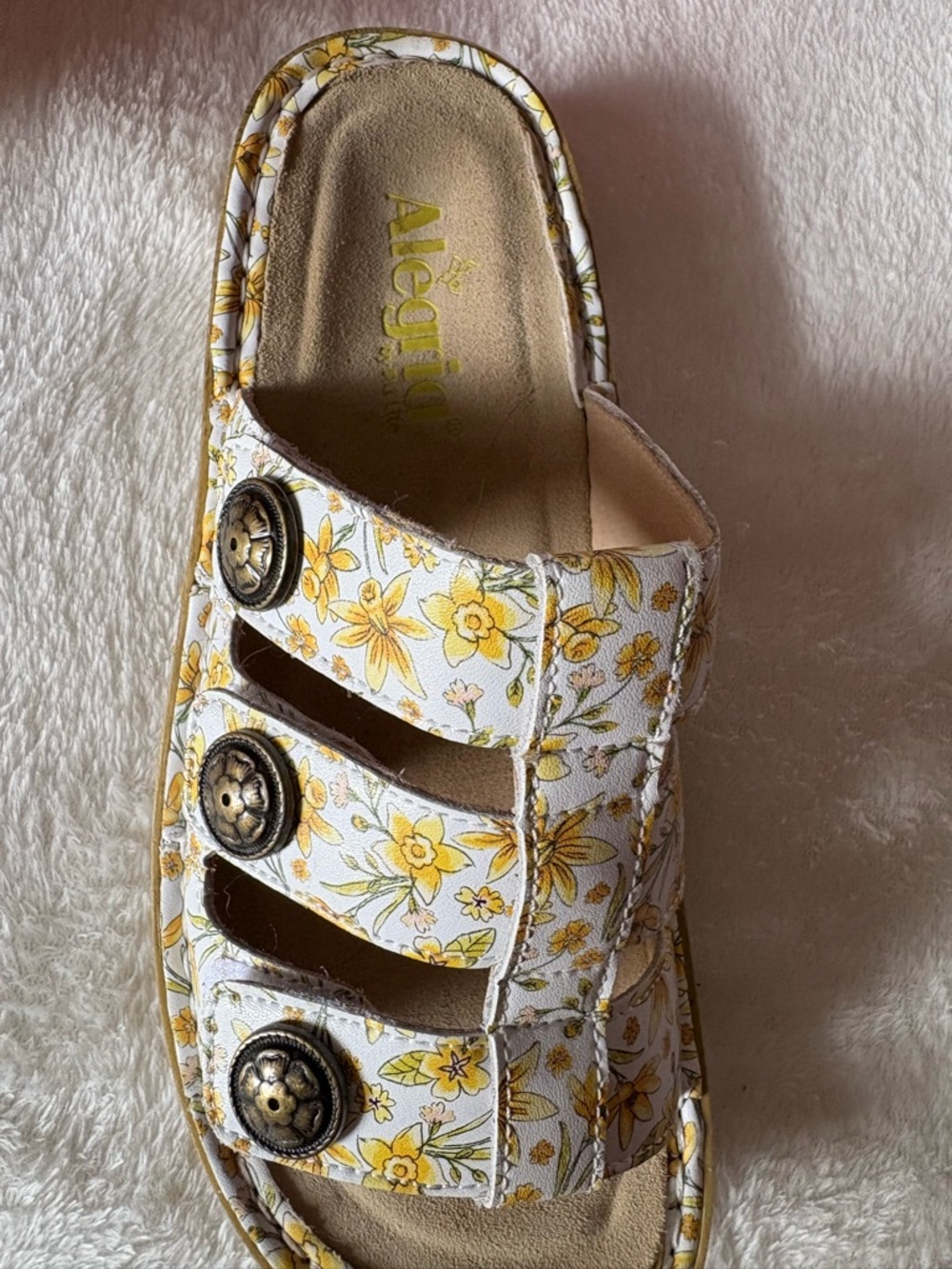 Alegria White and Yellow Floral Triple-Button Slide